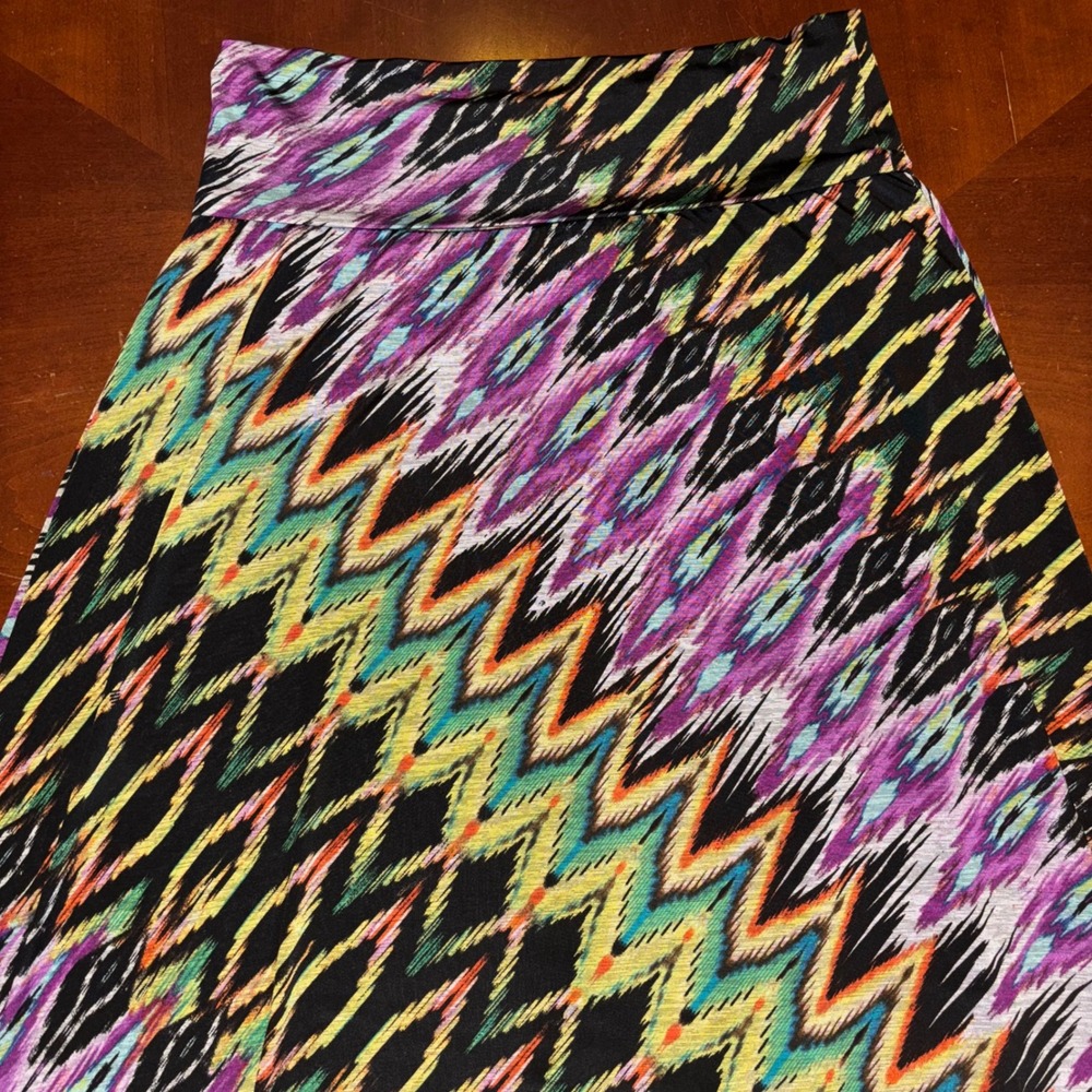 Bisou Bisou | L/G | Maxi Skirt | Abstract Print Multicolor Geometric| Y2K